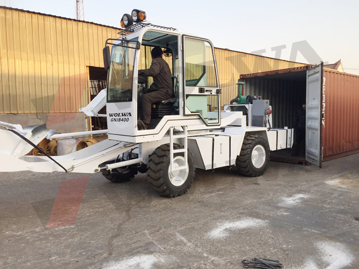 沃爾華集團(tuán)2臺混凝土自動上料車順利出口法國